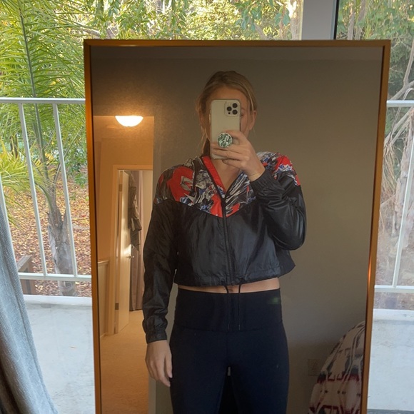 Nike Floral Windrunner - Picture 3 of 8